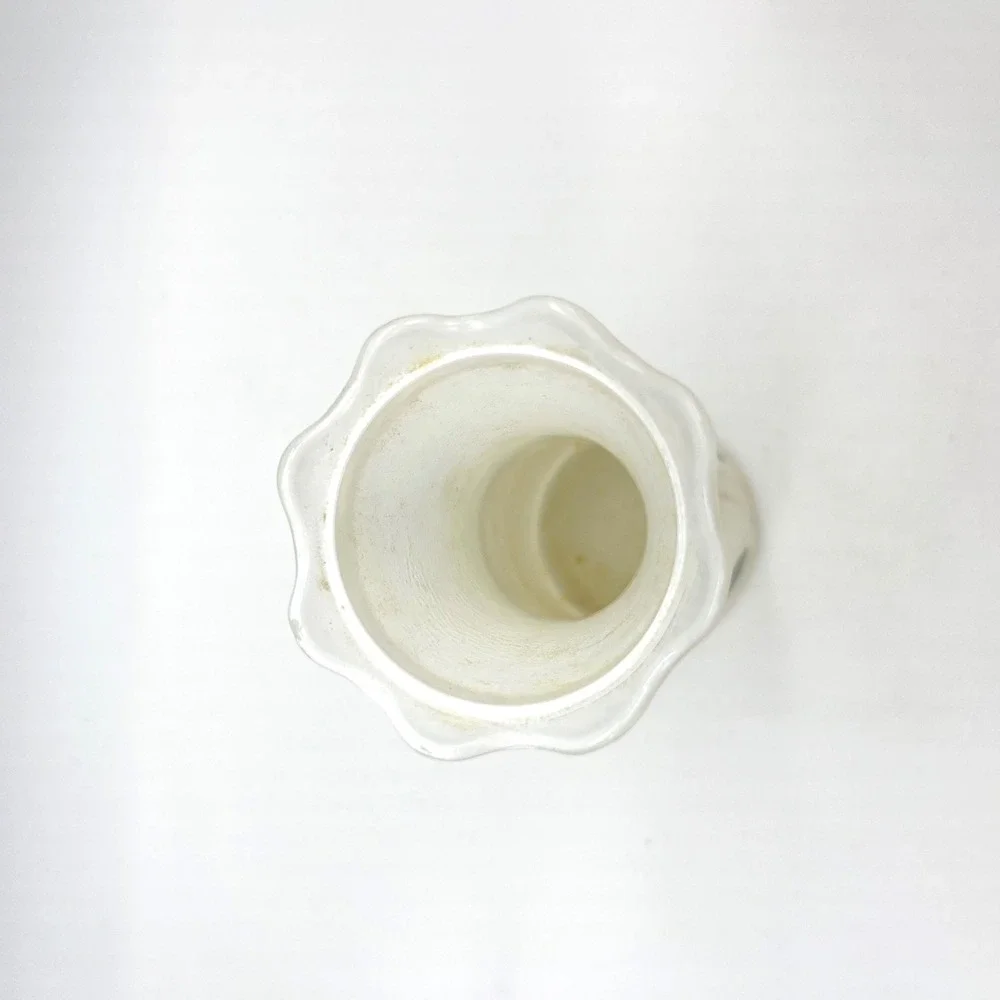 Ivory Floral Vase with Ruffled Edge Home Decor Bud Vase Flower Holder‎